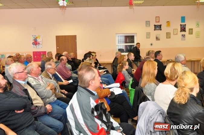 Zdjęcie w galerii na portalu naszraciborz.pl: Wiatraki? Tak! Ale nie koło mnie. Śmigło niezgody kręci się coraz szybciej wiadomości z regionu