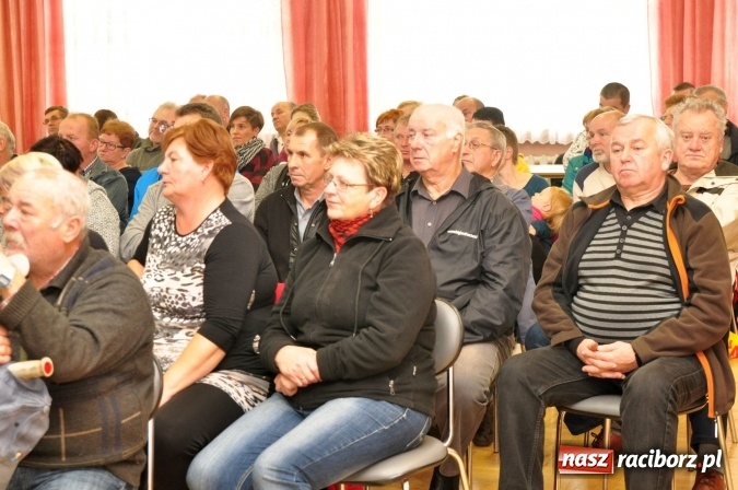 Zdjęcie w galerii na portalu naszraciborz.pl: Wiatraki? Tak! Ale nie koło mnie. Śmigło niezgody kręci się coraz szybciej wiadomości z regionu