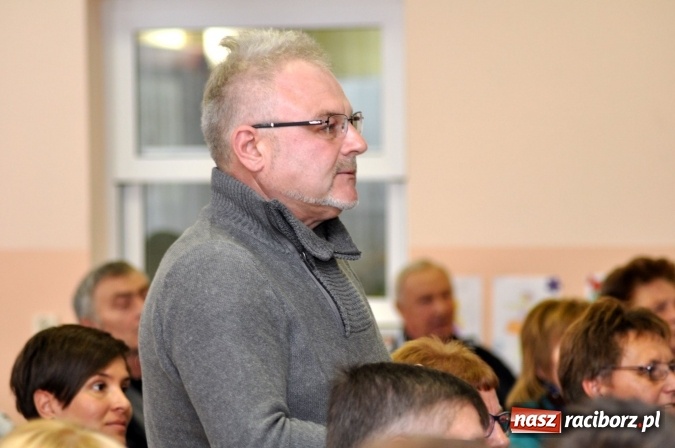 Zdjęcie w galerii na portalu naszraciborz.pl: Wiatraki? Tak! Ale nie koło mnie. Śmigło niezgody kręci się coraz szybciej wiadomości z regionu