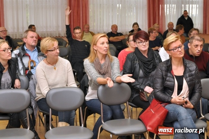 Zdjęcie w galerii na portalu naszraciborz.pl: Wiatraki? Tak! Ale nie koło mnie. Śmigło niezgody kręci się coraz szybciej wiadomości z regionu