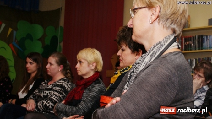 Zdjęcie w galerii na portalu naszraciborz.pl: Kłopot z literaturą kobiecą wiadomości z regionu