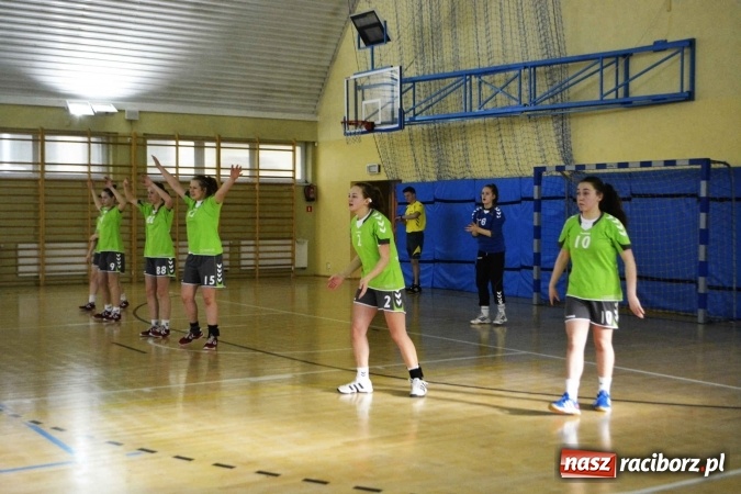 Zdjęcie w galerii na portalu naszraciborz.pl: Sensacja w rozgrywkach o Puchar Polski piłkarek ręcznych wiadomości z regionu