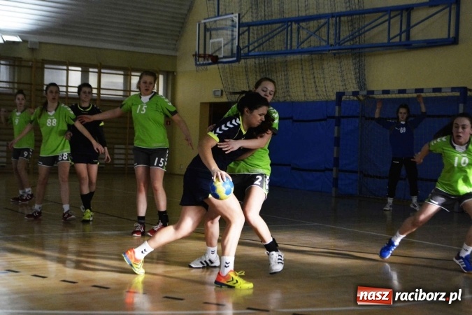 Zdjęcie w galerii na portalu naszraciborz.pl: Sensacja w rozgrywkach o Puchar Polski piłkarek ręcznych wiadomości z regionu