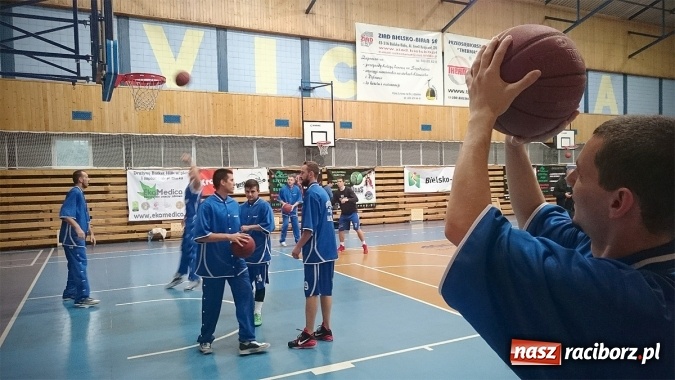 Zdjęcie w galerii na portalu naszraciborz.pl: Koszykówka. Honorowa przegrana wiadomości z regionu