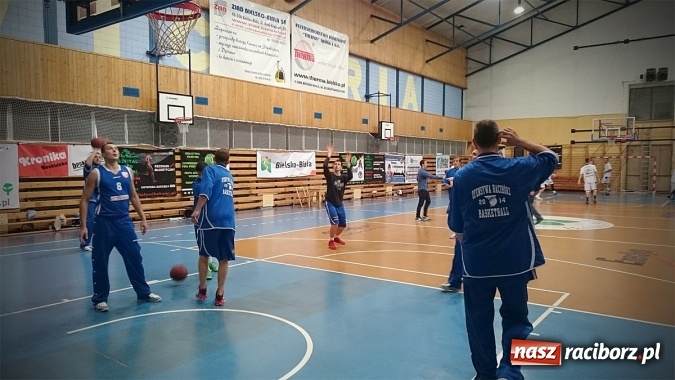 Zdjęcie w galerii na portalu naszraciborz.pl: Koszykówka. Honorowa przegrana wiadomości z regionu