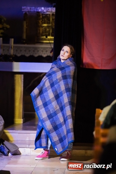 Zdjęcie w galerii na portalu naszraciborz.pl: Katyń 1940 - ... w tył głowy. Spektakl Polskiego Teatru Historii wiadomości z regionu