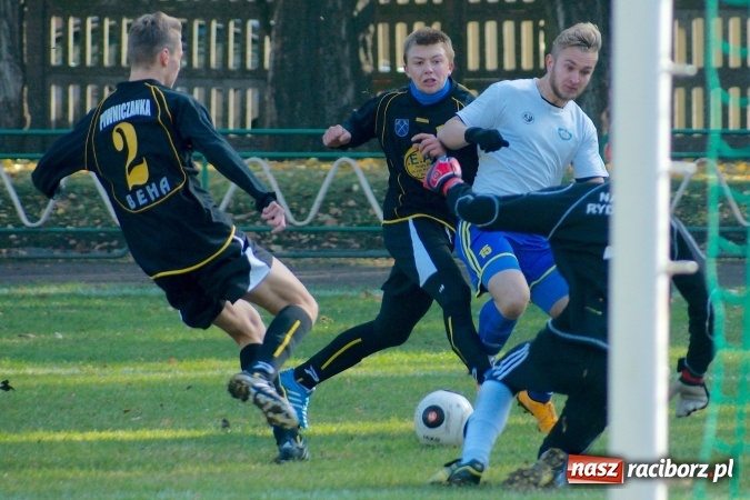 Zdjęcie w galerii na portalu naszraciborz.pl: Duet Płaczek-Koczor pogromcą Naprzodu. II liga w zasięgu Ikara wiadomości z regionu