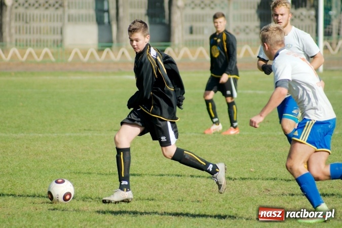 Zdjęcie w galerii na portalu naszraciborz.pl: Duet Płaczek-Koczor pogromcą Naprzodu. II liga w zasięgu Ikara wiadomości z regionu