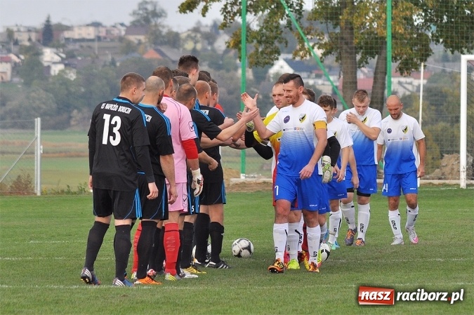 Zdjęcie w galerii na portalu naszraciborz.pl: Nerwowo i czerwono w Borucinie. Naprzód pokonał Silesię Lubomia wiadomości z regionu