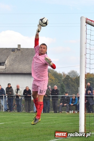 Zdjęcie w galerii na portalu naszraciborz.pl: Nerwowo i czerwono w Borucinie. Naprzód pokonał Silesię Lubomia wiadomości z regionu