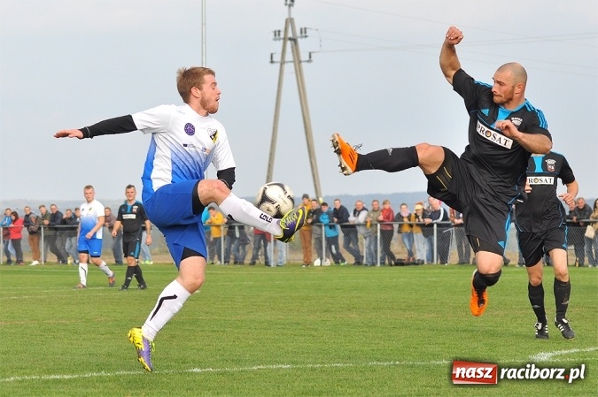 Zdjęcie w galerii na portalu naszraciborz.pl: Nerwowo i czerwono w Borucinie. Naprzód pokonał Silesię Lubomia wiadomości z regionu