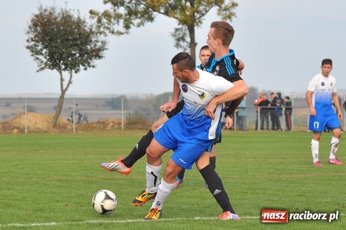 Zdjęcie w galerii na portalu naszraciborz.pl: Nerwowo i czerwono w Borucinie. Naprzód pokonał Silesię Lubomia wiadomości z regionu