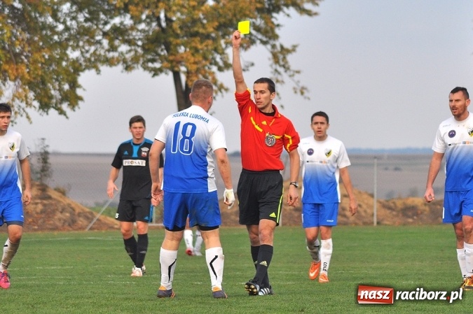 Zdjęcie w galerii na portalu naszraciborz.pl: Nerwowo i czerwono w Borucinie. Naprzód pokonał Silesię Lubomia wiadomości z regionu