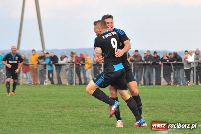 Zdjęcie w galerii na portalu naszraciborz.pl: Nerwowo i czerwono w Borucinie. Naprzód pokonał Silesię Lubomia wiadomości z regionu