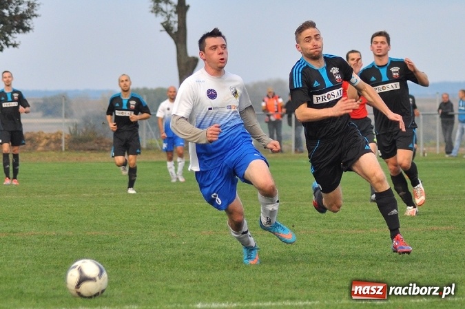 Zdjęcie w galerii na portalu naszraciborz.pl: Nerwowo i czerwono w Borucinie. Naprzód pokonał Silesię Lubomia wiadomości z regionu