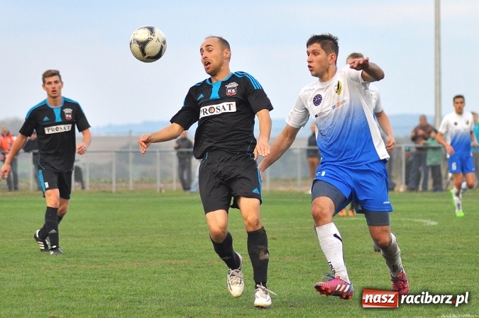 Zdjęcie w galerii na portalu naszraciborz.pl: Nerwowo i czerwono w Borucinie. Naprzód pokonał Silesię Lubomia wiadomości z regionu