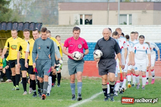 Zdjęcie w galerii na portalu naszraciborz.pl: A klasa: Ogromny pech Strzelca, komplet punktów Krzanowic wiadomości z regionu