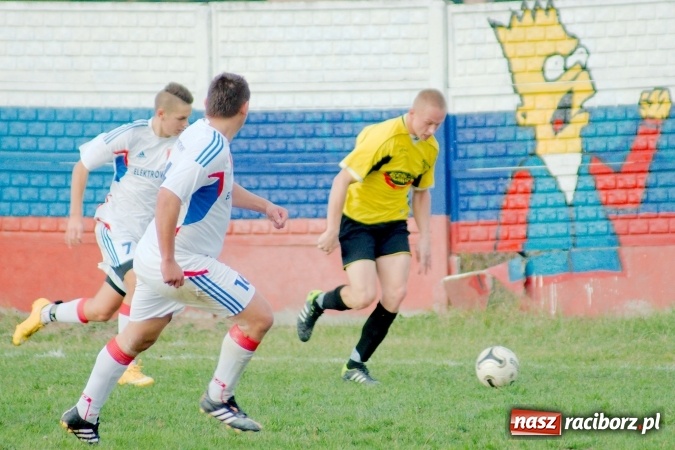 Zdjęcie w galerii na portalu naszraciborz.pl: A klasa: Ogromny pech Strzelca, komplet punktów Krzanowic wiadomości z regionu