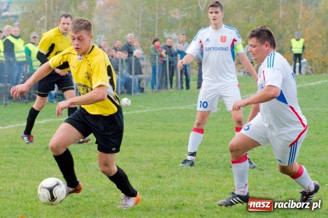 Zdjęcie w galerii na portalu naszraciborz.pl: A klasa: Ogromny pech Strzelca, komplet punktów Krzanowic wiadomości z regionu