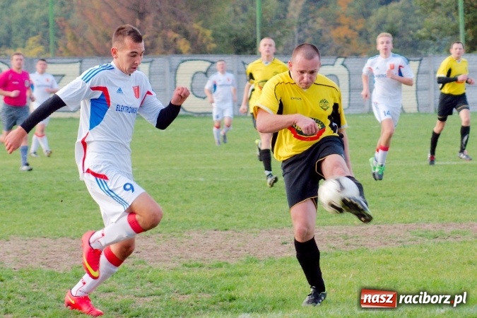 Zdjęcie w galerii na portalu naszraciborz.pl: A klasa: Ogromny pech Strzelca, komplet punktów Krzanowic wiadomości z regionu