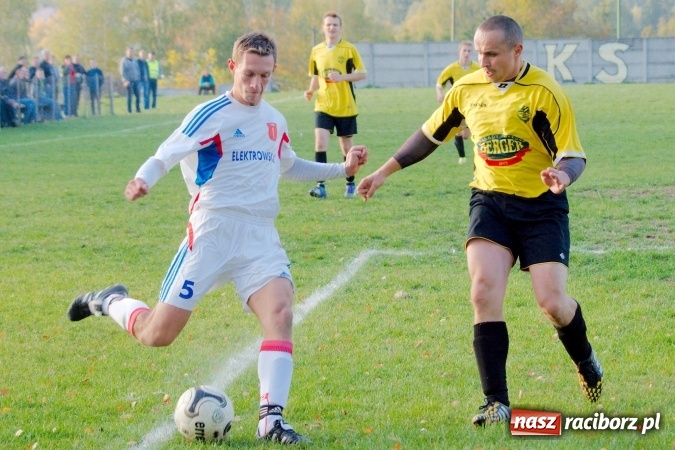 Zdjęcie w galerii na portalu naszraciborz.pl: A klasa: Ogromny pech Strzelca, komplet punktów Krzanowic wiadomości z regionu