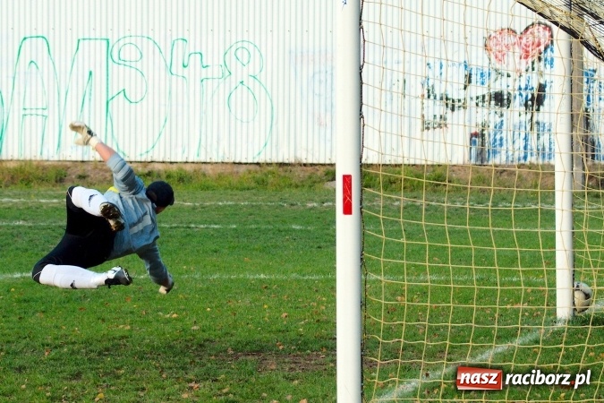 Zdjęcie w galerii na portalu naszraciborz.pl: A klasa: Ogromny pech Strzelca, komplet punktów Krzanowic wiadomości z regionu