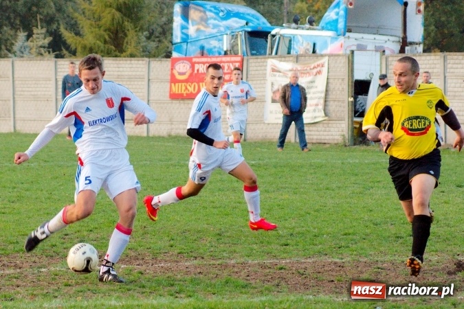 Zdjęcie w galerii na portalu naszraciborz.pl: A klasa: Ogromny pech Strzelca, komplet punktów Krzanowic wiadomości z regionu