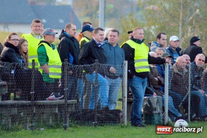Zdjęcie w galerii na portalu naszraciborz.pl: A klasa: Ogromny pech Strzelca, komplet punktów Krzanowic wiadomości z regionu