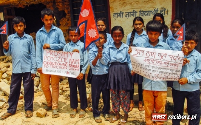 Zdjęcie w galerii na portalu naszraciborz.pl: Dzieci ze Szkoły na Ostrogu pomagają nepalskim rówieśnikom wiadomości z regionu