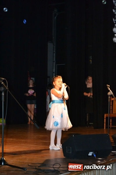 Zdjęcie w galerii na portalu naszraciborz.pl: VIII Finał Konkursu Wokalnego Kuźnia Raciborska 2015 wiadomości z regionu