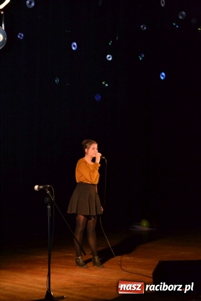 Zdjęcie w galerii na portalu naszraciborz.pl: VIII Finał Konkursu Wokalnego Kuźnia Raciborska 2015 wiadomości z regionu
