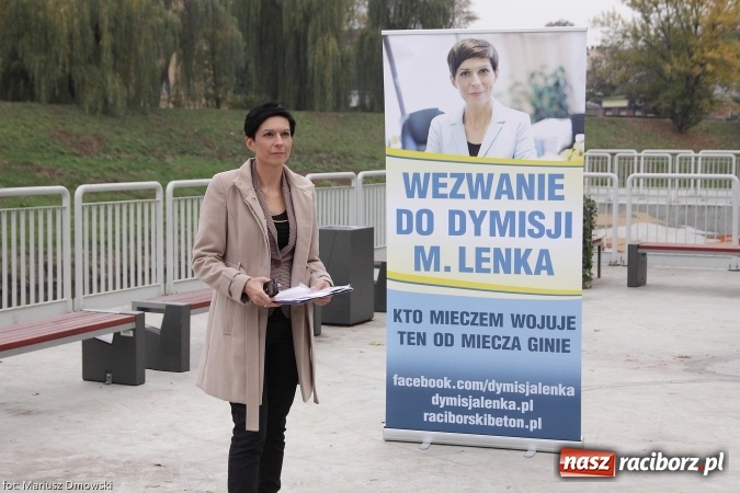 Zdjęcie w galerii na portalu naszraciborz.pl: Konferencja prasowa Anny Ronin. Wezwanie do dymisji prezydenta Lenka wiadomości z regionu