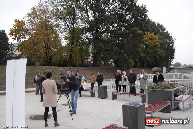Zdjęcie w galerii na portalu naszraciborz.pl: Konferencja prasowa Anny Ronin. Wezwanie do dymisji prezydenta Lenka wiadomości z regionu
