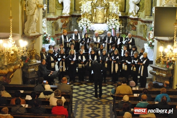 Zdjęcie w galerii na portalu naszraciborz.pl: Chór Bilovec wystąpił w Kietrzu wiadomości z regionu