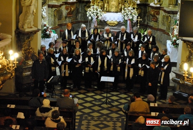 Zdjęcie w galerii na portalu naszraciborz.pl: Chór Bilovec wystąpił w Kietrzu wiadomości z regionu