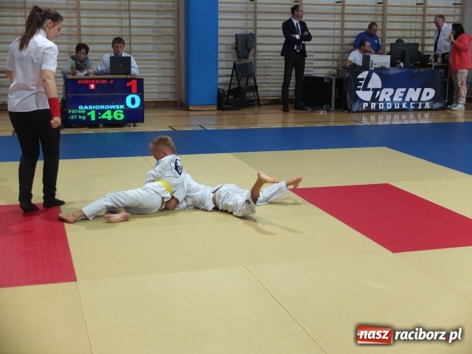 Zdjęcie w galerii na portalu naszraciborz.pl: Medale dla najmłodszych Łamatorów na początek sezonu wiadomości z regionu