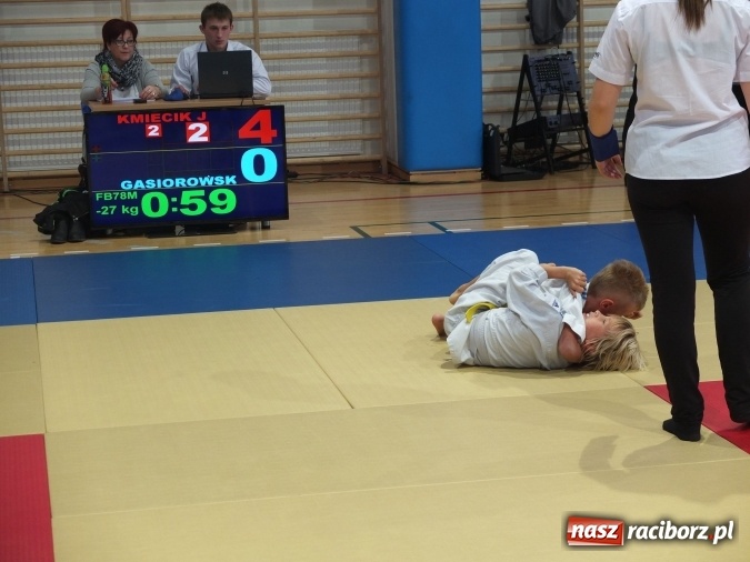 Zdjęcie w galerii na portalu naszraciborz.pl: Medale dla najmłodszych Łamatorów na początek sezonu wiadomości z regionu