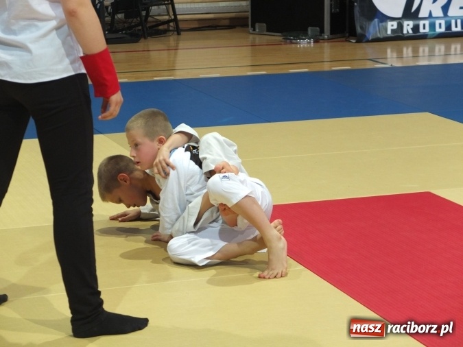 Zdjęcie w galerii na portalu naszraciborz.pl: Medale dla najmłodszych Łamatorów na początek sezonu wiadomości z regionu