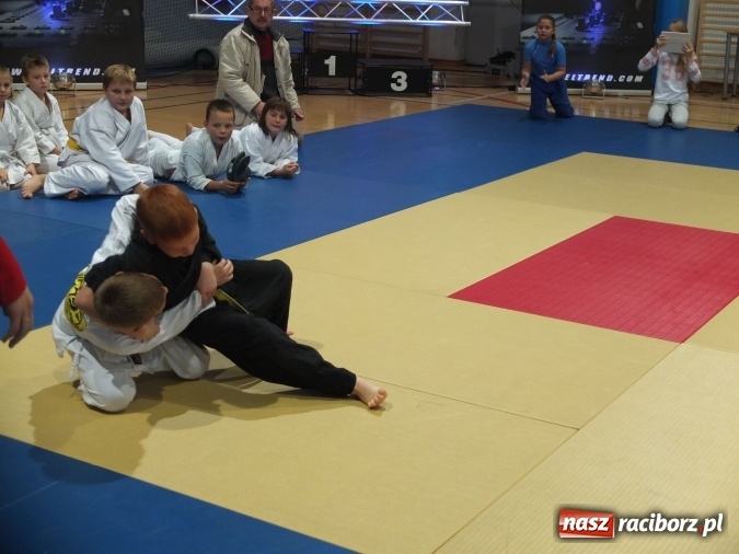 Zdjęcie w galerii na portalu naszraciborz.pl: Medale dla najmłodszych Łamatorów na początek sezonu wiadomości z regionu