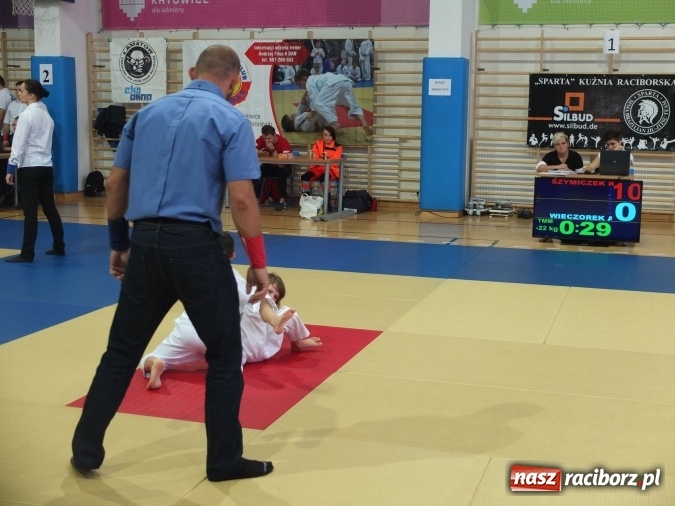 Zdjęcie w galerii na portalu naszraciborz.pl: Medale dla najmłodszych Łamatorów na początek sezonu wiadomości z regionu