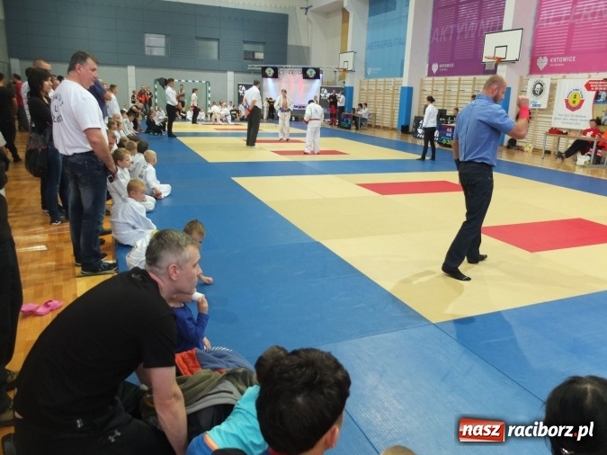 Zdjęcie w galerii na portalu naszraciborz.pl: Medale dla najmłodszych Łamatorów na początek sezonu wiadomości z regionu