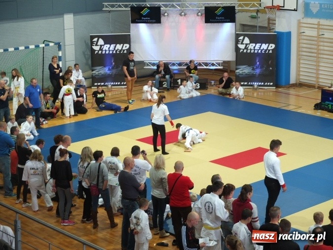 Zdjęcie w galerii na portalu naszraciborz.pl: Medale dla najmłodszych Łamatorów na początek sezonu wiadomości z regionu