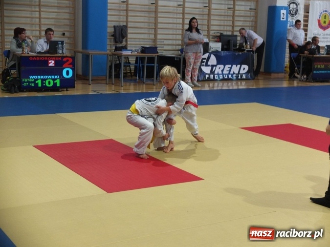 Zdjęcie w galerii na portalu naszraciborz.pl: Medale dla najmłodszych Łamatorów na początek sezonu wiadomości z regionu