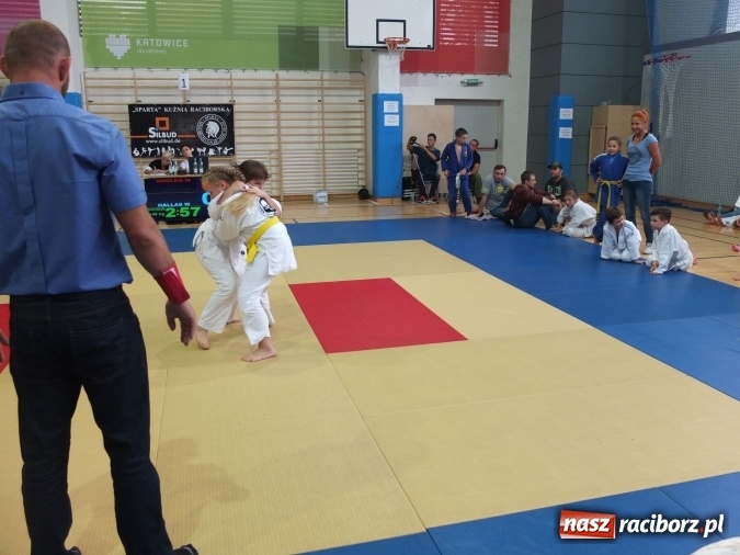 Zdjęcie w galerii na portalu naszraciborz.pl: Medale dla najmłodszych Łamatorów na początek sezonu wiadomości z regionu