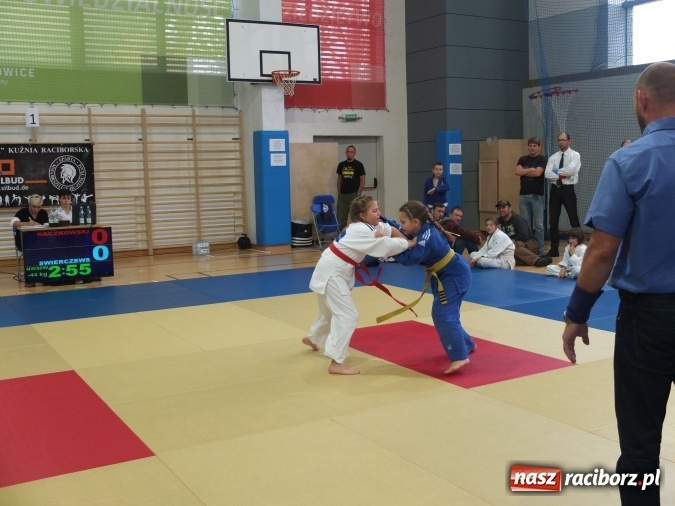 Zdjęcie w galerii na portalu naszraciborz.pl: Medale dla najmłodszych Łamatorów na początek sezonu wiadomości z regionu