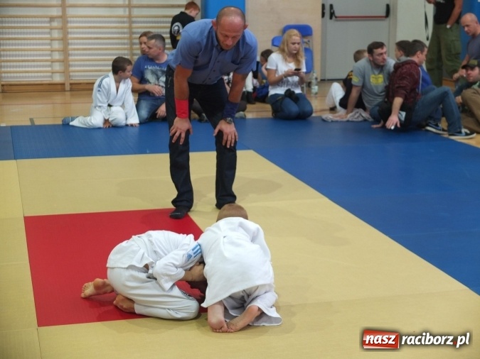 Zdjęcie w galerii na portalu naszraciborz.pl: Medale dla najmłodszych Łamatorów na początek sezonu wiadomości z regionu