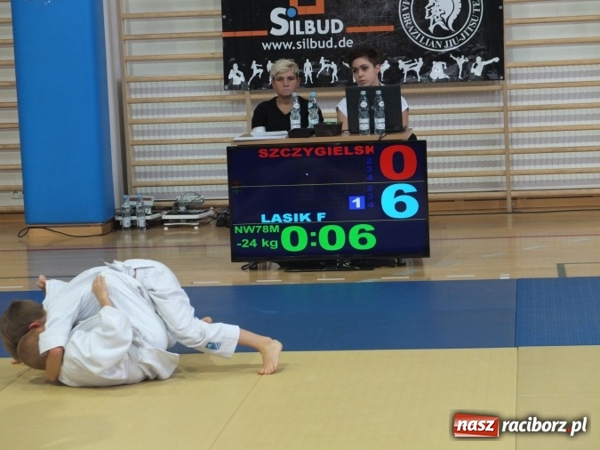 Zdjęcie w galerii na portalu naszraciborz.pl: Medale dla najmłodszych Łamatorów na początek sezonu wiadomości z regionu