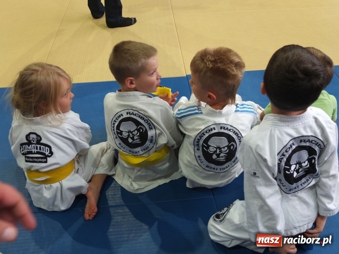 Zdjęcie w galerii na portalu naszraciborz.pl: Medale dla najmłodszych Łamatorów na początek sezonu wiadomości z regionu