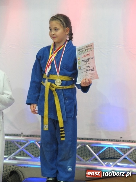 Zdjęcie w galerii na portalu naszraciborz.pl: Medale dla najmłodszych Łamatorów na początek sezonu wiadomości z regionu