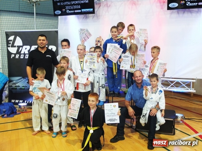 Zdjęcie w galerii na portalu naszraciborz.pl: Medale dla najmłodszych Łamatorów na początek sezonu wiadomości z regionu